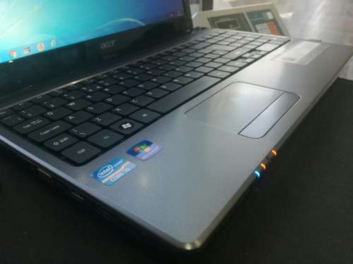 *AS NEW*EXCELLENT SPECS*ACER ASPIRE 5750*i5-2430M*6GB RAM*750GB HDD*DVD*3.0GHz*